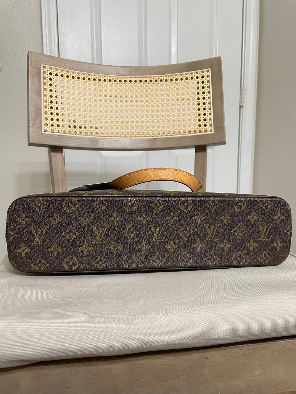 Louis Vuitton Luco Monogram Tote Bag - Picture 4 of 10